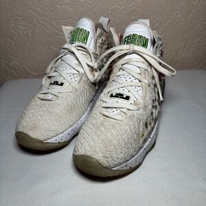 Nike Youth Lebron 17 XVII Size 7Y Air Command Force Sneakers Shoes BQ5594-100